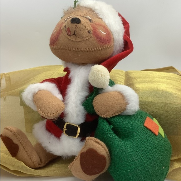 Vintage 1987 Annalee Mobilitee Posable Sitting Santa Bear - Picture 1 of 8
